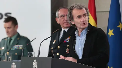 El director del Centro de Coordinaci&oacute;n de Alertas y Emergencias Sanitarias del Ministerio de Sanidad, Fernando Sim&oacute;n, durante la rueda de prensa convocada tras la reuni&oacute;n del Comit&eacute; T&eacute;cnico de Gesti&oacute;n del COVID-19 