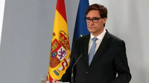 El ministro de Sanidad, Salvador Illa, durante una rueda de prensa un d&iacute;a despu&eacute;s de que el Congreso de los Diputados haya aprobado la tercera pr&oacute;rroga del estado de alarma por la crisis del coronavirus, en Madrid (Espa&ntilde;a) a 23 de abril de 2020.