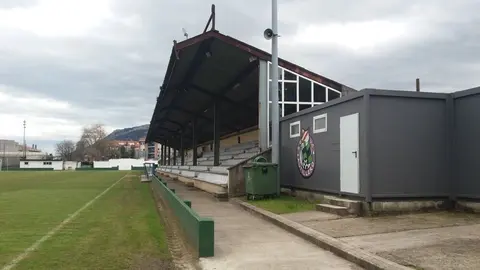 Grada del campo de f&uacute;tbol de la Planchada
