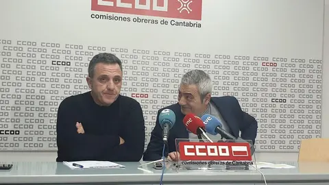 Los secretarios generales de CCOO Cantabria, Carlos S&aacute;nchez, y de UGT Cantabria, Mariano Carmona