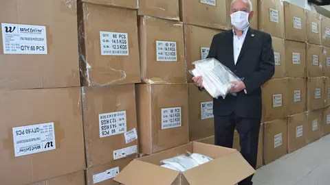 El Consejo General de Enfermer&iacute;a adquiere y distribuye a sanitarios 5.000 EPIs y 200.000 mascarillas FFP2