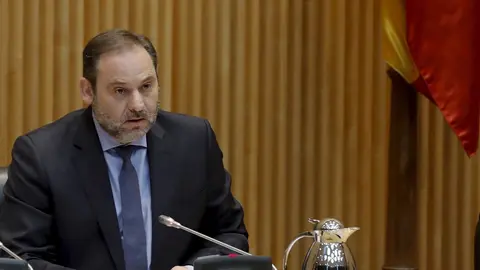 El ministro de Transportes, Movilidad y Agenda Urbana, Jos&eacute; Luis &Aacute;balos, durante su comparecencia ante la comisi&oacute;n correspondiente del Congreso.