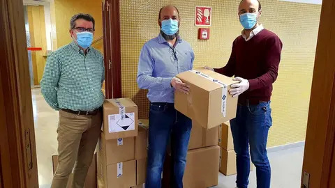 Torrelavega recibe material de protecci&oacute;n donado por la empresa c&aacute;ntabra SAYME