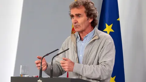 El director del Centro de Coordinaci&oacute;n de Alertas y Emergencias Sanitarias del Ministerio de Sanidad, Fernando Sim&oacute;n, en rueda de prensa tras la reuni&oacute;n del Comit&eacute; T&eacute;cnico de Gesti&oacute;n del Coronavirus, en Madrid (Espa&ntilde;a), a 27 de abril de 2020.