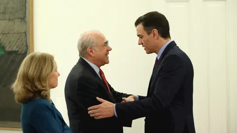 Pedro S&aacute;nchez y &Aacute;ngel Gurr&iacute;a (OCDE) se re&uacute;nen para hablar del impacto del coronavirus en la econom&iacute;a