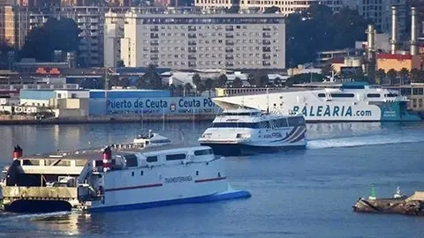 Buques de varias navieras en el puerto de Ceuta
