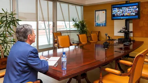 Revilla en la conferencia de presidentes con S&aacute;nchez