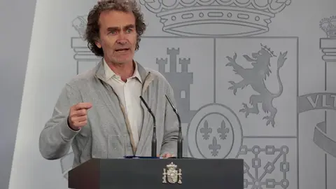 El director del Centro de Alertas y Emergencias Sanitarias, Fernando Sim&oacute;n, en rueda de prensa tras el Comit&eacute; T&eacute;cnico de Gesti&oacute;n del Coronavirus. En Madrid, (Espa&ntilde;a), a 30 de abril de 2020.