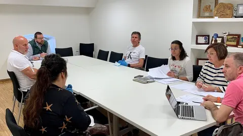 Reuni&oacute;n del Ayuntamiento con pescadores y empresarios y comerciantes