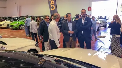 El consejero Francisco Mart&iacute;n en una visita a la Feria de Automoci&oacute;n. Archivo