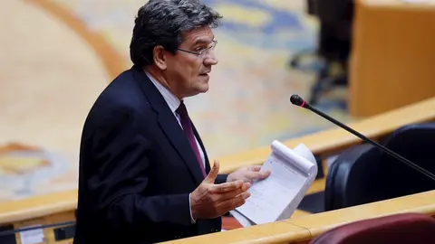 El ministro de Inclusi&oacute;n, Seguridad Social y Migraciones, Jos&eacute; Luis Escriv&aacute;, en el Senado