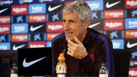 El entrenador del FC Barcelona, Quique Seti&eacute;n, en rueda de prensa