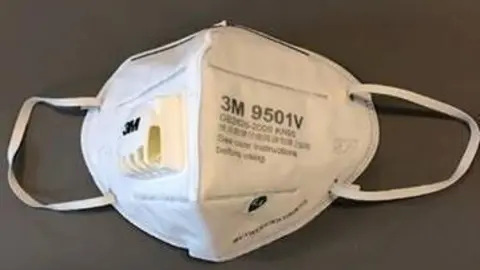 Mascarilla falsificada