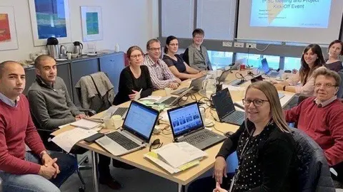 Asistentes a una de las reuni&oacute;nes del `'Proyecto Intencive'