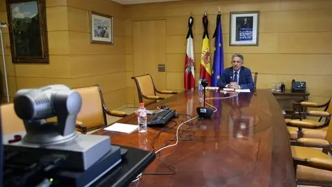 El presidente de Cantabria, Miguel &Aacute;ngel Revilla, en la novena conferencia entre Pedro S&aacute;nchez y los presidentes auton&oacute;micos