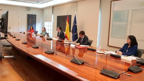 (I-D) La ministra de Hacienda y portavoz del Gobierno, Mar&iacute;a Jes&uacute;s Montero; la ministra para la Transici&oacute;n Ecol&oacute;gica y el Reto Demogr&aacute;fico, Teresa Ribera; el ministro de Sanidad, Salvador Illa; y la ministra de Pol&iacute;tica Territorial  Carolina Darias