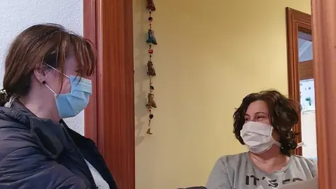 Reparto de material escolar en Noja