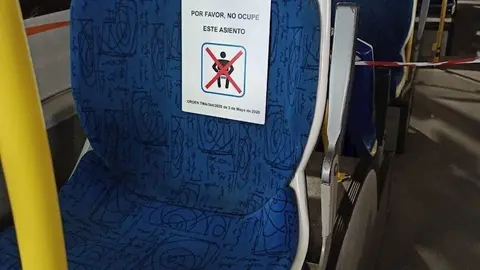 Cartel colocado en los autobuses de Santander en los asientos que no deben ser ocupados