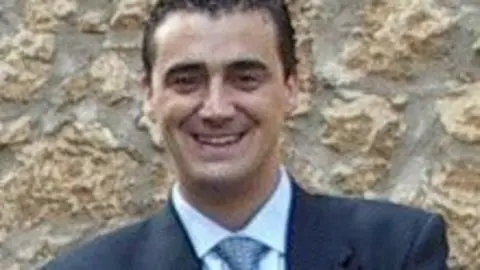 Enrique Bretones, Alcalde De Alfoz De Lloredo