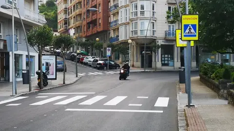 El Ayuntamiento de Castro Urdiales abre el paso de cebra de la barrera