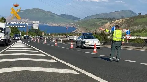 Adjunto Nota De Prensa "La Guardia Civil Detiene A Un Hombre Con Dos &Oacute;rdenes De Ingreso En Prisi&oacute;n En Vigor"