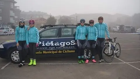 Integrantes de la pe&ntilde;a ciclista Exp&oacute;sito de Renedo de Pi&eacute;lagos