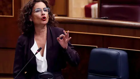 La ministra de Hacienda, Mar&iacute;a Jes&uacute;s Montero, en el Congreso.