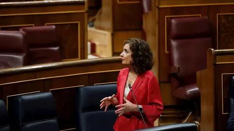 La ministra de Hacienda, Mar&iacute;a Jes&uacute;s Montero, en el Congreso.