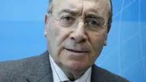 Adolfo Pajares Compostizo, presidente del Parlamento entre 1990 y 1999
