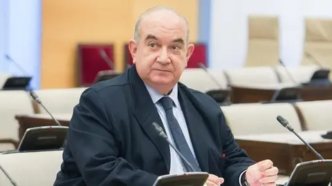 El diputado de Vox, Emiio del Valle, en la comisi&oacute;n de Pol&iacute;tica Territorial