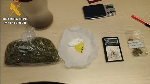 Nota De Prensa La Guardia Civil Clausura Piso Venta Cocaina En Castro