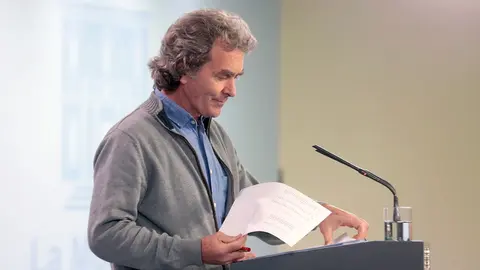 El director del Centro de Coordinaci&oacute;n de Emergencias del Ministerio de Sanidad, Fernando Sim&oacute;n, en una de las comparecencias para actualizar los datos sobre el COVID-19