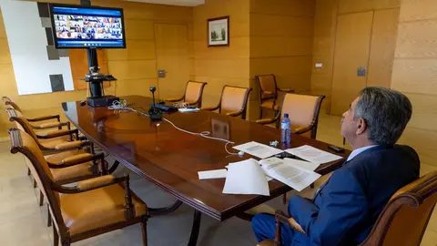 Miguel &Aacute;ngel Revilla en la reuni&oacute;n entre Pedro S&aacute;nchez y los presidentes auton&oacute;micos