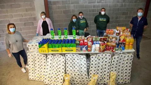 La Plataforma de Alimentos recibe una donaci&oacute;n de productos del Camargo Rugby Club