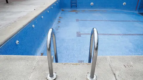 Piscina vaciada