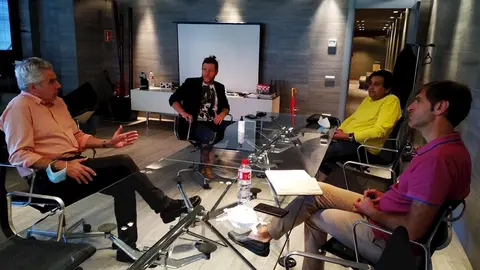 Reuniones del grupo regionalista con agentes sociales y econ&oacute;micos