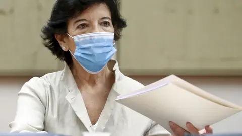 La ministra de Educaci&oacute;n, Isabel Cela&aacute;, comparece ante la comisi&oacute;n del ramo en el Congreso de los Diputados