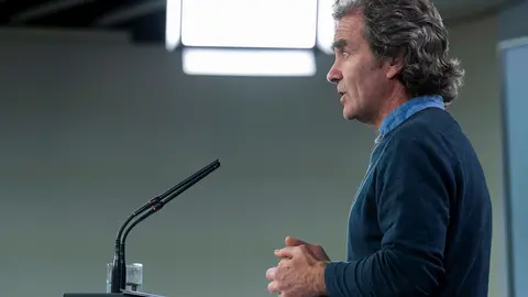 El director del Centro de Coordinaci&oacute;n de Alertas y Emergencias Sanitarias, Fernando Sim&oacute;n, durante la primera rueda de prensa por la tarde tras la reuni&oacute;n del Comit&eacute; de Gesti&oacute;n de la Desescalada, en Madrid (Espa&ntilde;a) a 18 de mayo de 2020.