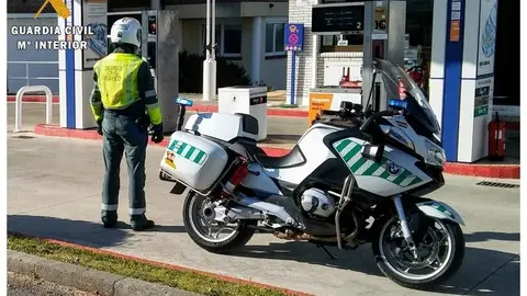 Nota De Prensa La Guardia Civil Detiene A Un Hombre Qeu Intent&oacute; Sustraer La Caja Registradora De Una Gasolinera Y Huy&oacute; En Un Coche Robado