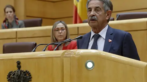 El presidente de Cantabria, Miguel &Aacute;ngel Revilla, 