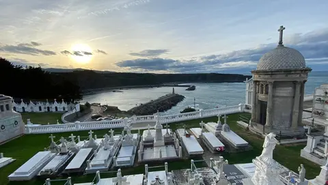 Cementerio de Luarca, Vald&eacute;s.