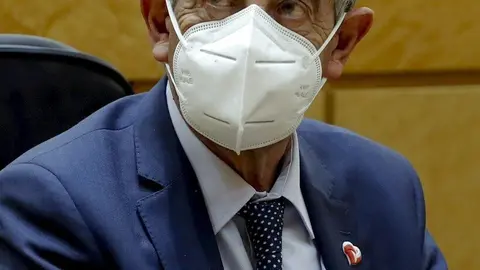 El presidente de Cantabria, Miguel &Aacute;ngel Revilla, con mascarilla