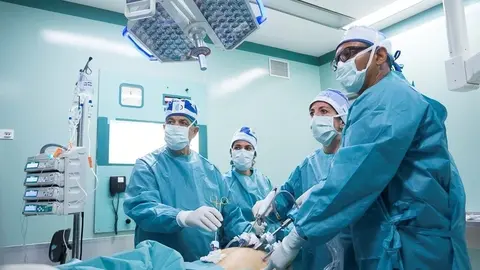 La doctora Constanza Ballesta Ferrer, una de las mayores expertas europeas en cirug&iacute;a de la obesidad y endocrinolog&iacute;a, actual codirectora del Centro Laparosc&oacute;pico Dr. Ballesta (CLB) en el Centro M&eacute;dico Teknon de Barcelona