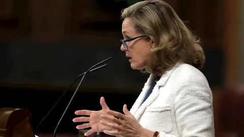 La vicepresidenta de Asuntos Econ&oacute;micos, Nadia Calvi&ntilde;o, durante una intervenci&oacute;n en el Congreso.