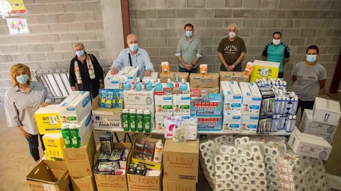 Donaci&oacute;n de la Pe&ntilde;a Racinguista Oj&aacute;ncanos a la Plataforma Municipal de Alimentos de Camargo