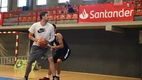 El jugador espa&ntilde;ol Pau Gasol en una edici&oacute;n de su 'Pau Gasol Academy by Santander', que en 2020 ser&aacute; virtual y gratuita