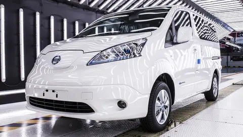Fabricaci&oacute;n de la furgoneta el&eacute;ctrica eNV200 en la planta de Nissan en Barcelona