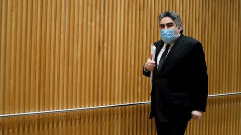 El ministro de Cultura y Deporte, Jos&eacute; Manuel Rodr&iacute;guez Uribes, antes de su comparecencia a petici&oacute;n propia en la Comisi&oacute;n de Cultura del Congreso