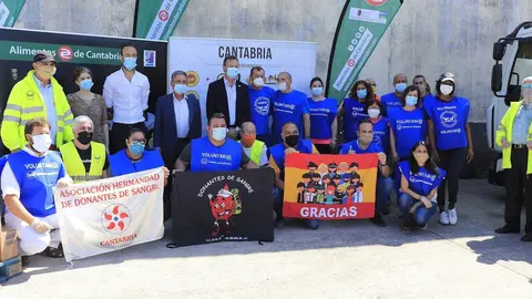 Entrega de productos de Cantabria al Banco de Alimentos