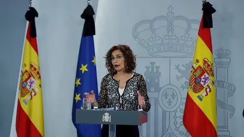 La ministra de Hacienda y portavoz del Gobierno, Mar&iacute;a Jes&uacute;s Montero, ofrece una rueda de prensa tras el Consejo de Ministros celebrado este viernes, que ha aprobado el Ingreso M&iacute;nimo Vital, en Madrid (Espa&ntilde;a), a 29 de mayo de 2020.
